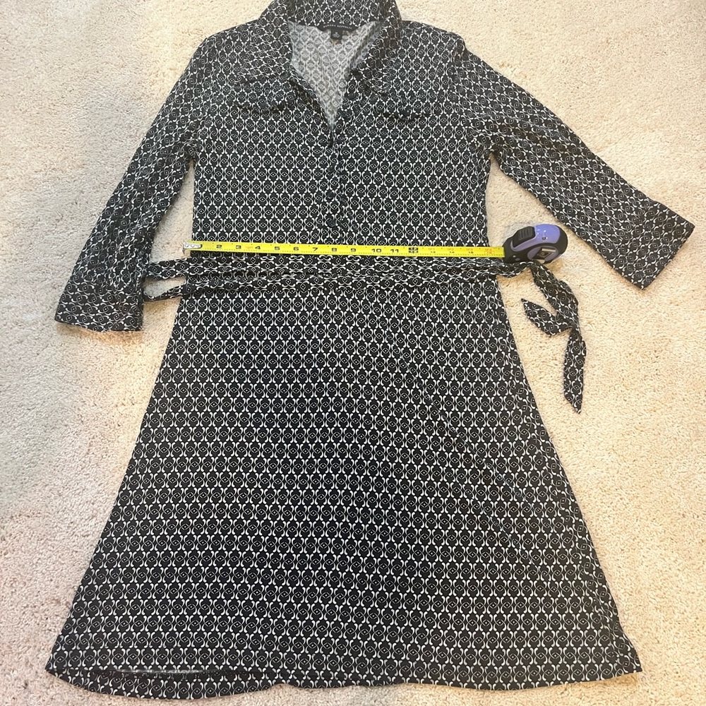 Banana Republic 3/4 Sleeves Black Patterned Dress. Size Medium - Picture 9 of 9